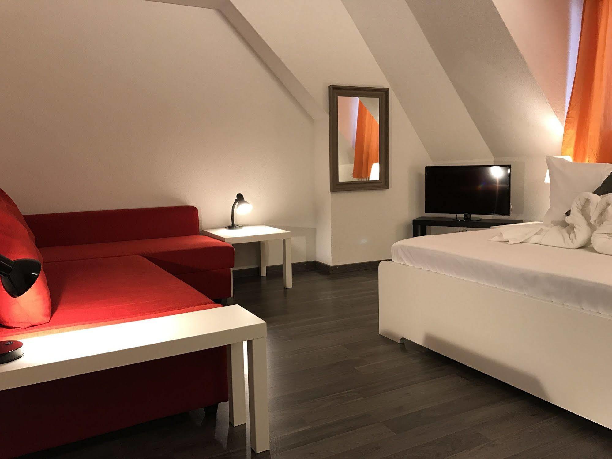 Inside Five Aparthotel Zurich Exterior photo